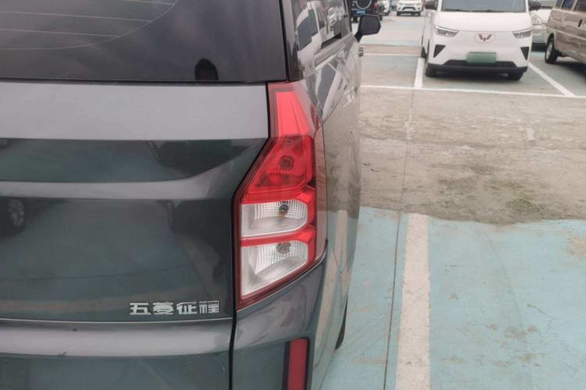 Used Wuling Zhengcheng 2021 1.5T Manual Luxury Version Right Rear Taillight