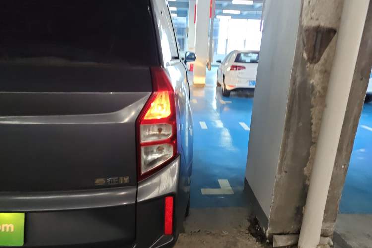 Used Wuling Zhengcheng 2021 1.5T Manual Luxury Version Right Rear Taillight