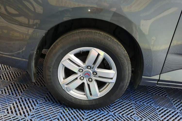 Used Wuling Zhengcheng 2021 1.5T Manual Luxury Version Right Rear Wheel Hub