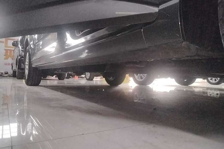 Used Wuling Zhengcheng 2021 1.5T Manual Luxury Version Right Side Sill