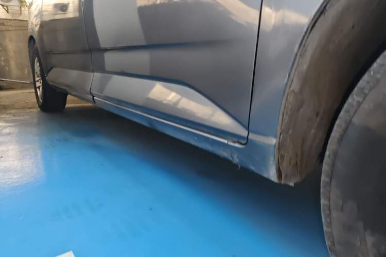 Used Wuling Zhengcheng 2021 1.5T Manual Luxury Version Right Side Sill