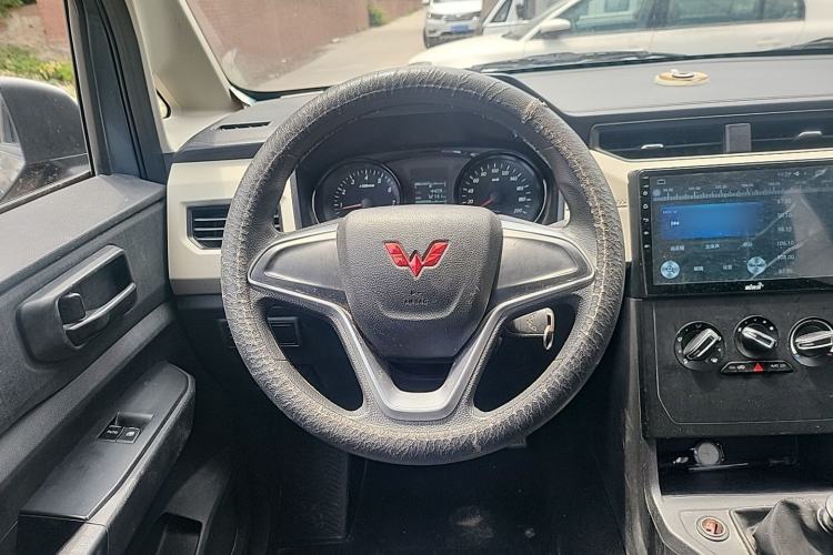 Used Wuling Zhengcheng 2021 1.5T Manual Comfort Version Steering Wheel