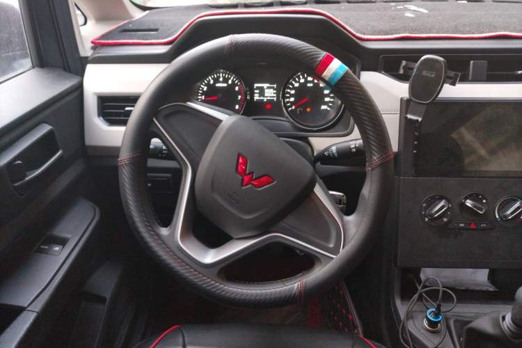 Used Wuling Zhengcheng 2021 1.5T Manual Comfort Version Steering Wheel