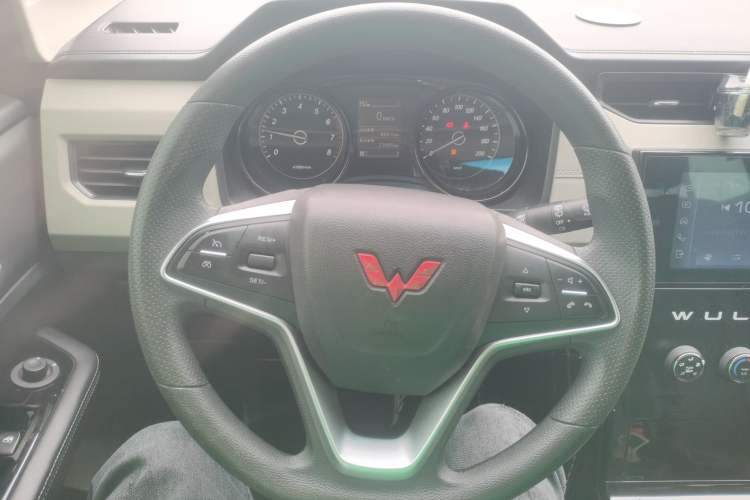 Used Wuling Zhengcheng 2021 1.5T Manual Luxury Version Steering Wheel