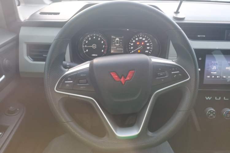 Used Wuling Zhengcheng 2021 1.5T Manual Luxury Version Steering Wheel