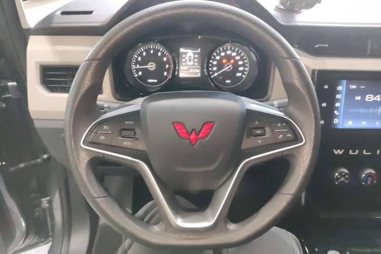 Used Wuling Zhengcheng 2021 1.5T Manual Luxury Version Steering Wheel