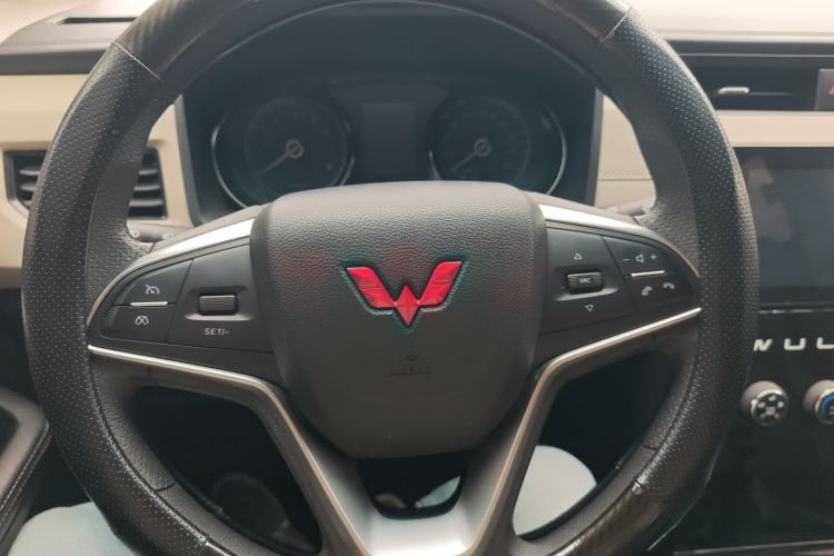 Used Wuling Zhengcheng 2021 1.5T Manual Luxury Version Steering Wheel