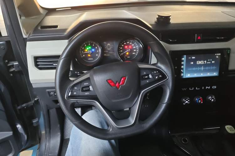 Used Wuling Zhengcheng 2021 1.5T Manual Luxury Version Steering Wheel