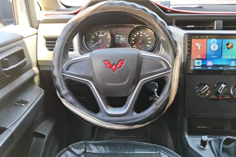 Used Wuling Zhengcheng 2021 1.5T Manual Comfort Version Steering Wheel