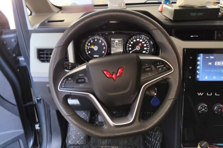 Used Wuling Zhengcheng 2021 1.5T Manual Luxury Version Steering Wheel