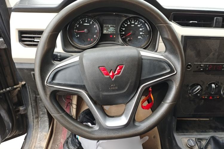 Used Wuling Zhengcheng 2021 1.5T Manual Comfort Version Steering Wheel