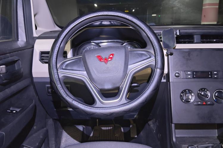 Used Wuling Zhengcheng 2021 1.5T Manual Comfort Version Steering Wheel