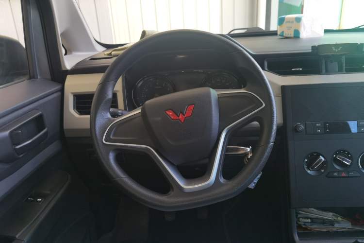 Used Wuling Zhengcheng 2021 1.5T Manual Comfort Version Steering Wheel