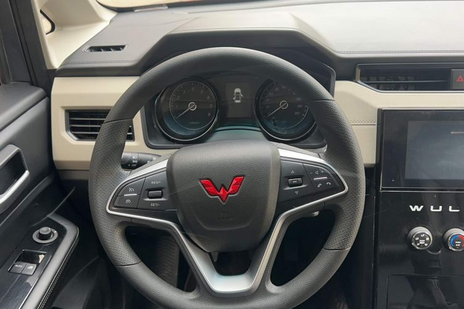 Used Wuling Zhengcheng 2021 1.5T Manual Luxury Version Steering Wheel