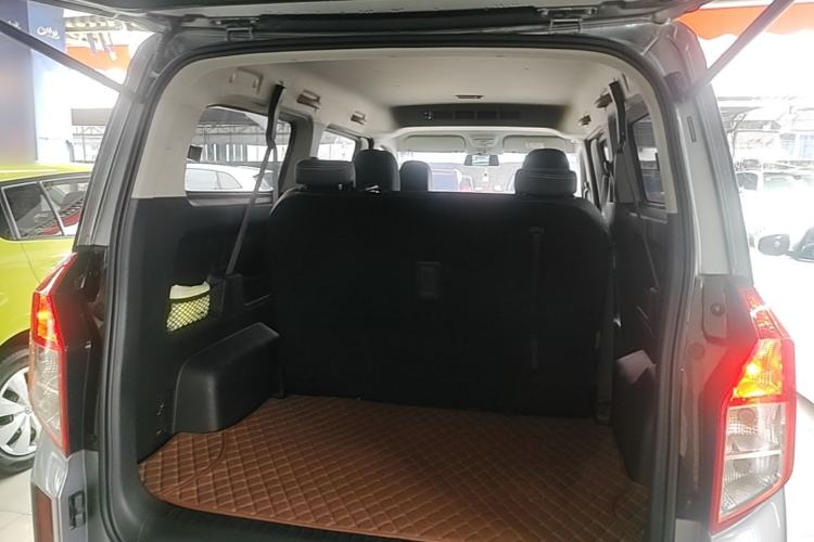 Used Wuling Zhengcheng 2021 1.5T Manual Luxury Version Trunk