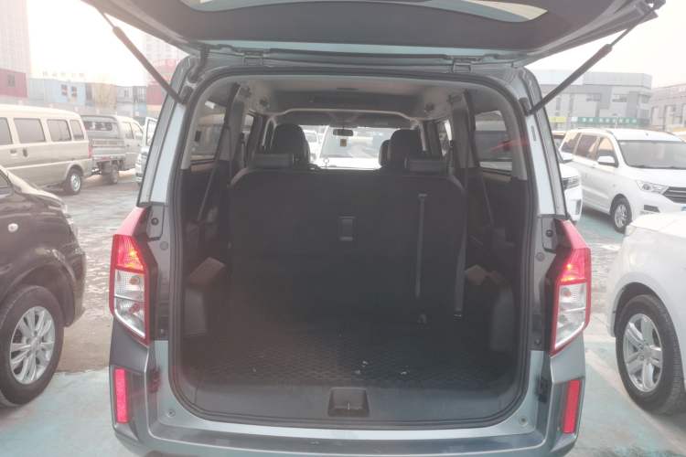 Used Wuling Zhengcheng 2021 1.5T Manual Luxury Version Trunk