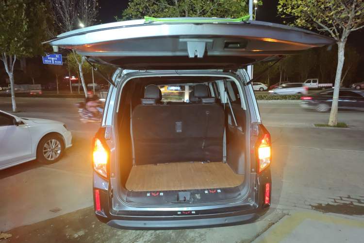 Used Wuling Zhengcheng 2021 1.5T Manual Luxury Version Trunk