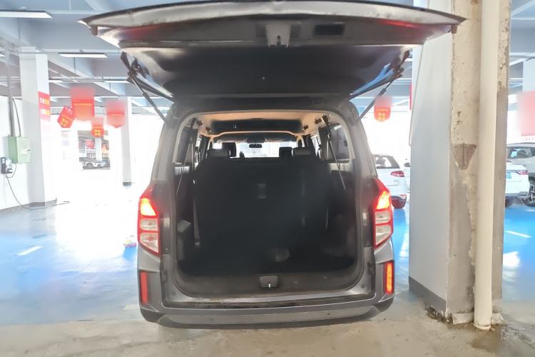 Used Wuling Zhengcheng 2021 1.5T Manual Luxury Version Trunk
