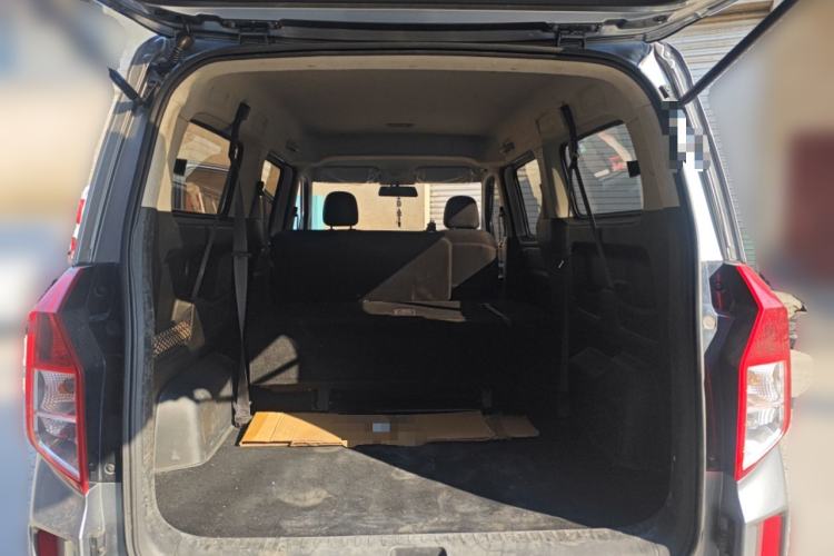 Used Wuling Zhengcheng 2021 1.5T Manual Comfort Version Trunk