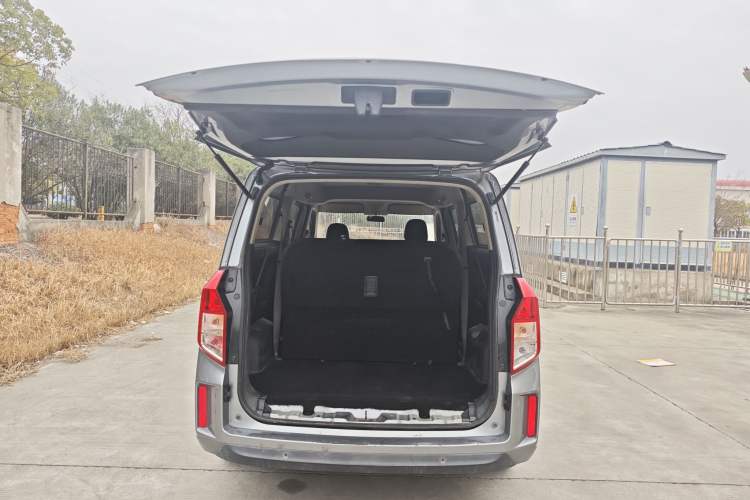 Used Wuling Zhengcheng 2021 1.5T Manual Comfort Version Trunk