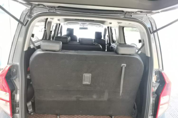 Used Wuling Zhengcheng 2021 1.5T Manual Luxury Version Trunk