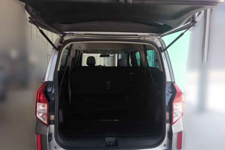 Used Wuling Zhengcheng 2021 1.5T Manual Comfort Version Trunk