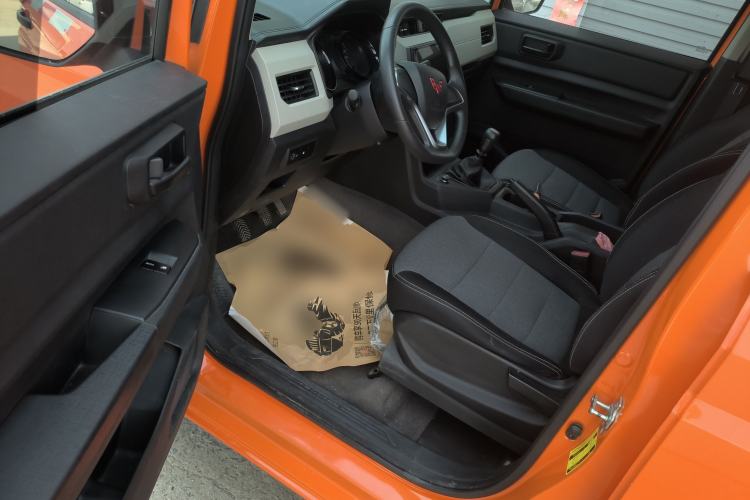 Used Wuling Zhengcheng 2021 1.5T Manual Comfort Version with Enclosed Windows Driver Seat