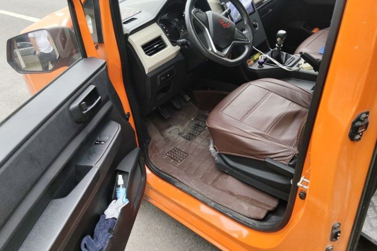 Used Wuling Zhengcheng 2021 1.5T Manual Comfort Version with Enclosed Windows Driver Seat