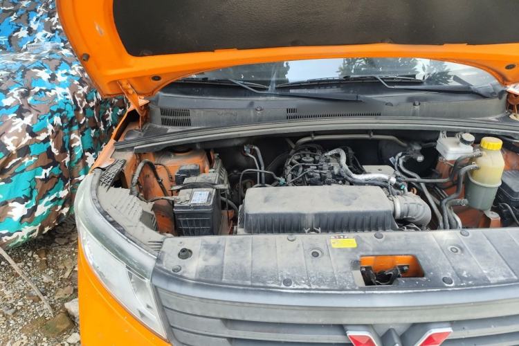 Used Wuling Zhengcheng 2021 1.5T Manual Comfort Version with Enclosed Windows Engine Bay Right