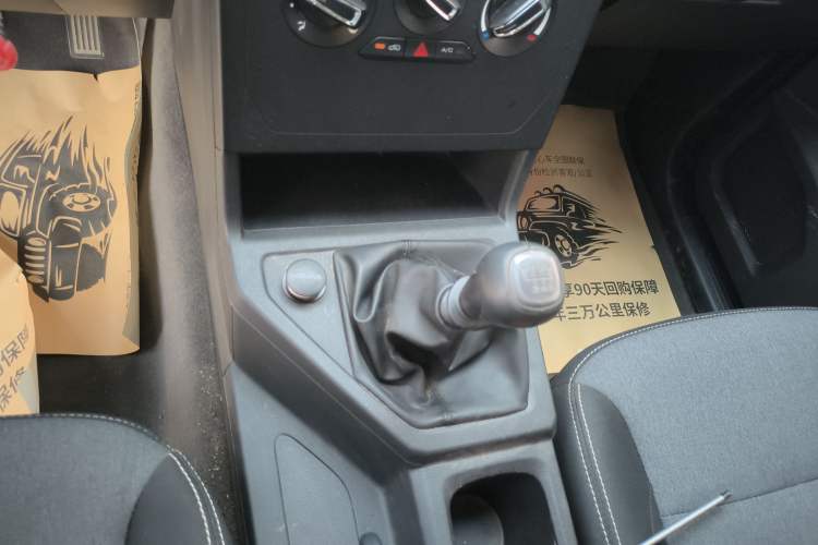 Used Wuling Zhengcheng 2021 1.5T Manual Comfort Version with Enclosed Windows Gear Lever