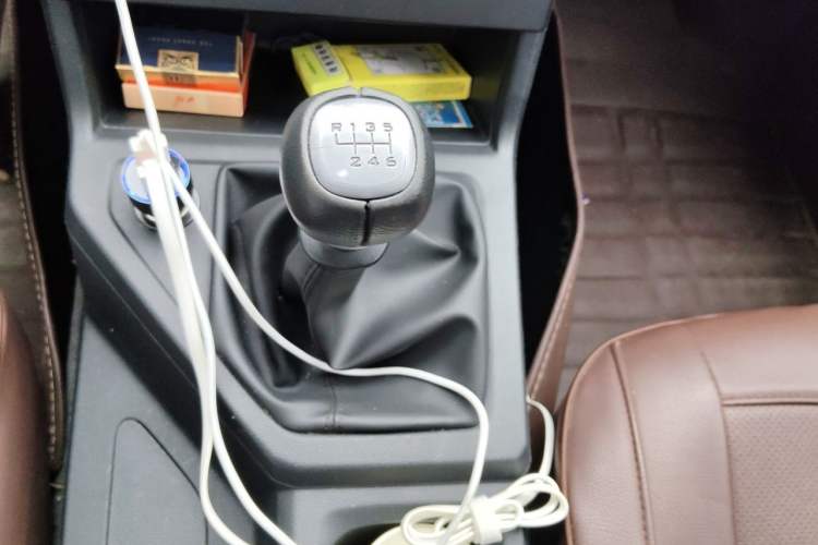 Used Wuling Zhengcheng 2021 1.5T Manual Comfort Version with Enclosed Windows Gear Lever
