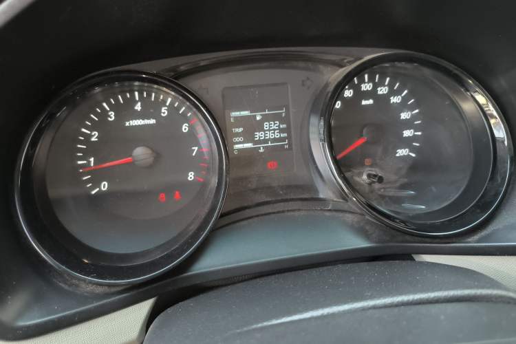 Used Wuling Zhengcheng 2021 1.5T Manual Comfort Version with Enclosed Windows Instrument Cluster