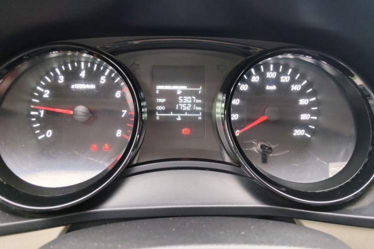 Used Wuling Zhengcheng 2021 1.5T Manual Comfort Version with Enclosed Windows Instrument Cluster