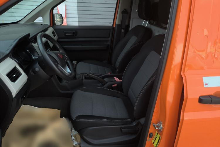 Used Wuling Zhengcheng 2021 1.5T Manual Comfort Version with Enclosed Windows Left Front Seat