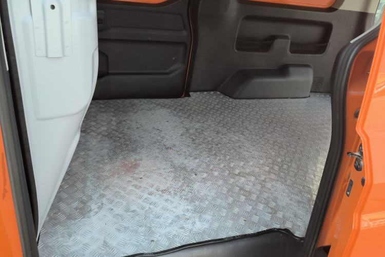 Used Wuling Zhengcheng 2021 1.5T Manual Comfort Version with Enclosed Windows Left Rear Seat
