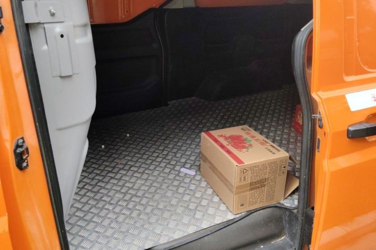 Used Wuling Zhengcheng 2021 1.5T Manual Comfort Version with Enclosed Windows Left Rear Seat