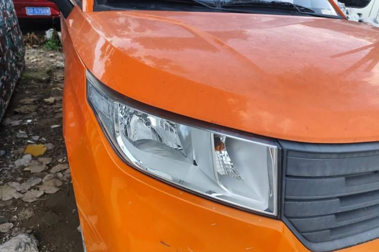 Used Wuling Zhengcheng 2021 1.5T Manual Comfort Version with Enclosed Windows Right Front Headlight