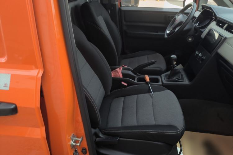 Used Wuling Zhengcheng 2021 1.5T Manual Comfort Version with Enclosed Windows Right Front Seat