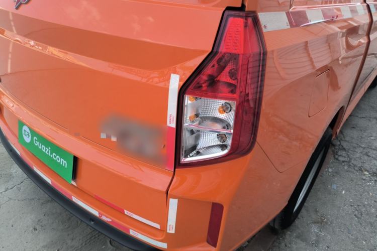 Used Wuling Zhengcheng 2021 1.5T Manual Comfort Version with Enclosed Windows Right Rear Taillight