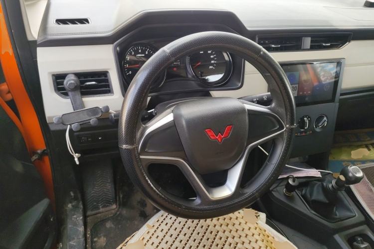 Used Wuling Zhengcheng 2021 1.5T Manual Comfort Version with Enclosed Windows Steering Wheel