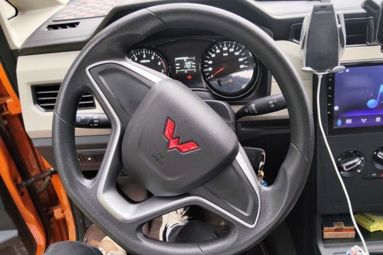 Used Wuling Zhengcheng 2021 1.5T Manual Comfort Version with Enclosed Windows Steering Wheel