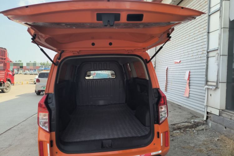 Used Wuling Zhengcheng 2021 1.5T Manual Comfort Version with Enclosed Windows Trunk