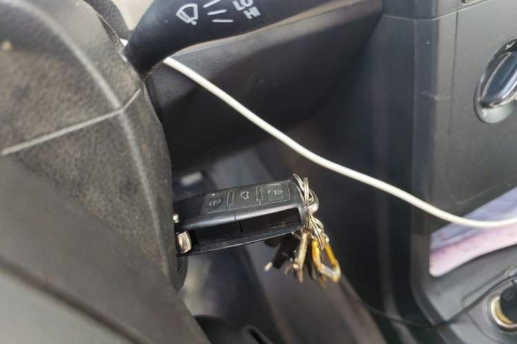 Used Wuling Zhengcheng 2021 1.5T Manual Comfort Version with Enclosed Windows Vehicle Key