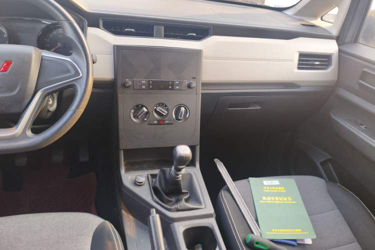 Used Wuling Zhengcheng 2021 1.5T Manual Comfort Version Audio And AC Panel