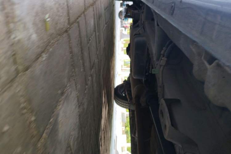 Used Wuling Zhengcheng 2021 1.5T Manual Luxury Version Chassis Front Right