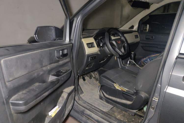 Used Wuling Zhengcheng 2021 1.5T Manual Comfort Version Driver Seat