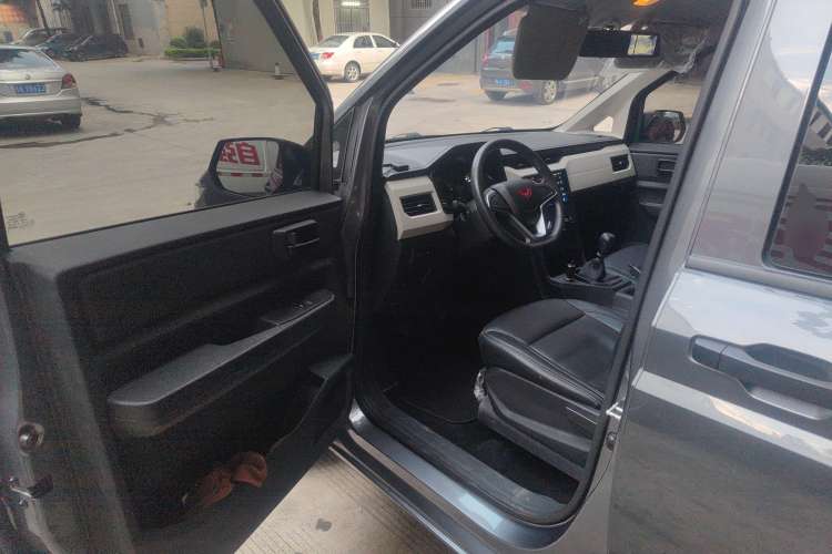 Used Wuling Zhengcheng 2021 1.5T Manual Comfort Version Driver Seat