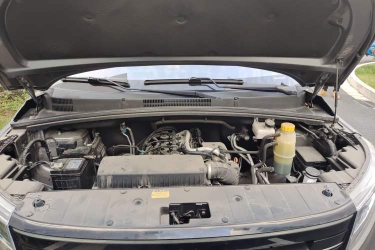 Used Wuling Zhengcheng 2021 1.5T Manual Luxury Version Engine Bay