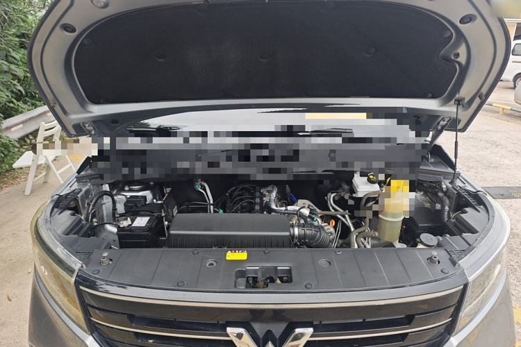 Used Wuling Zhengcheng 2021 1.5T Manual Luxury Version Engine Bay