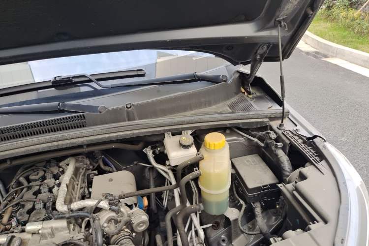 Used Wuling Zhengcheng 2021 1.5T Manual Luxury Version Engine Bay Left